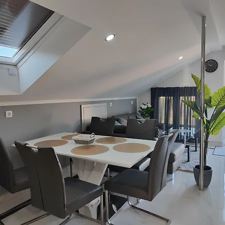 Eva Close To The Apartamento Grebaštica