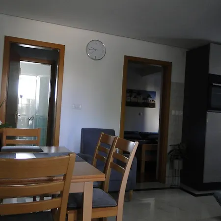 Apartment Eva Close To The Grebastica