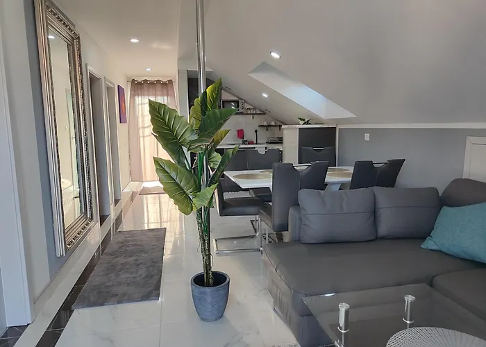 Apartman Eva Close To The *