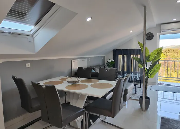 Eva Close To The Apartamento Grebaštica