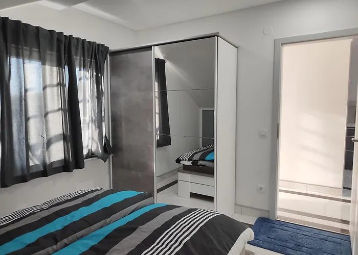 Eva Close To The Apartamento *