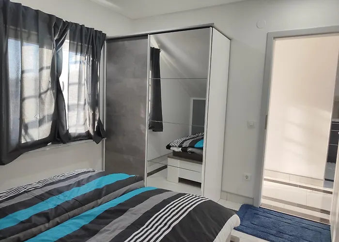 Eva Close To The Apartamento Grebaštica