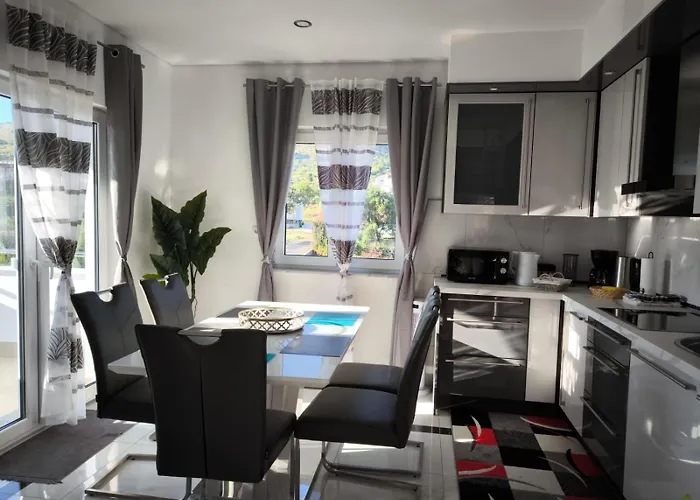 Eva Close To The Apartman Grebastica